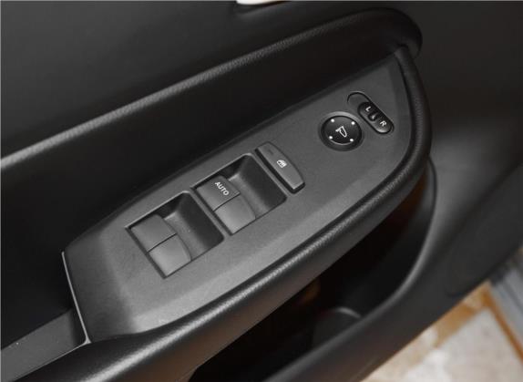 飞度 2021款 1.5L CVT潮跑Pro版 车厢座椅   门窗控制