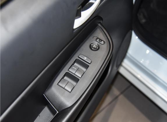 飞度 2022款 1.5L CVT無限MUGEN版 车厢座椅   门窗控制