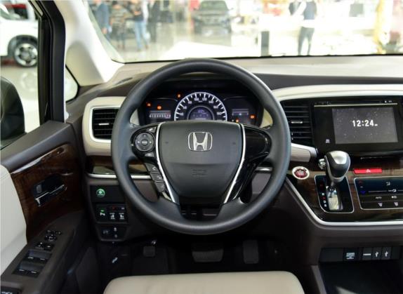 奥德赛 2015款 改款 2.4L 豪华版 中控类   驾驶位
