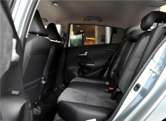 INSIGHT 2013款 1.3L 标准型 车厢座椅   后排空间