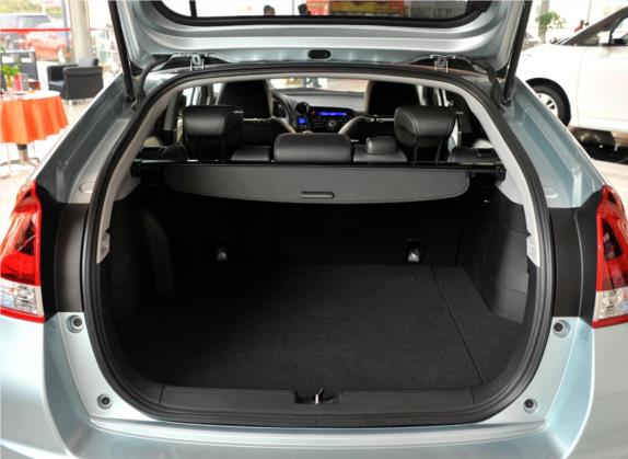 INSIGHT 2013款 1.3L 标准型 车厢座椅   后备厢