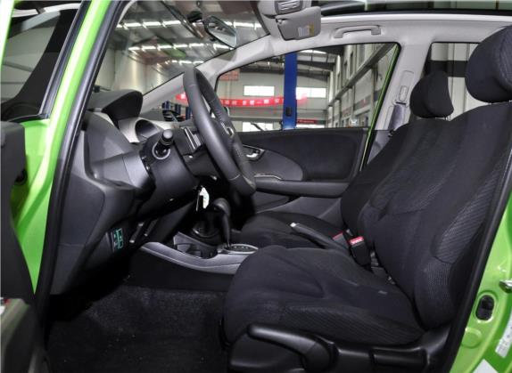 飞度(进口) 2013款 1.3L Hybrid 车厢座椅   前排空间