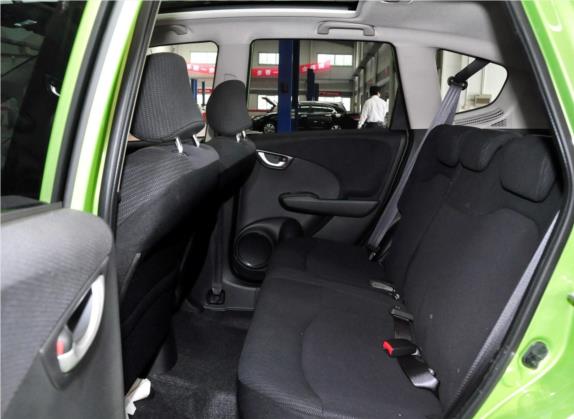 飞度(进口) 2013款 1.3L Hybrid 车厢座椅   后排空间
