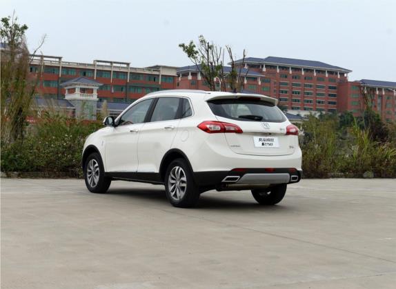 北汽威旺S50 2016款 1.5T 手动欢动尊贵型 外观   斜后