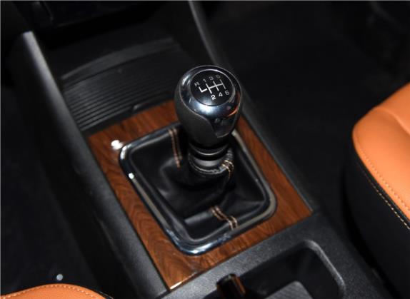 北汽威旺S50 2016款 1.5T 手动欢动超越版 中控类   挡把