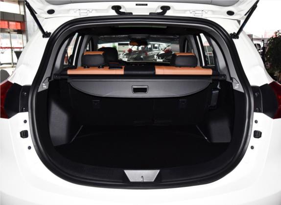 北汽威旺S50 2016款 1.5T CVT欢动尊贵型 车厢座椅   后备厢