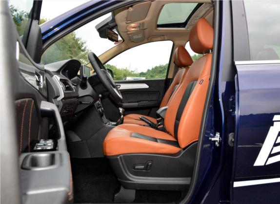 北汽威旺M50F 2017款 1.5L 豪华型 车厢座椅   前排空间