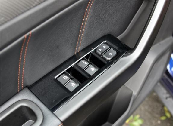 北汽威旺M50F 2017款 1.5L 豪华型 车厢座椅   门窗控制