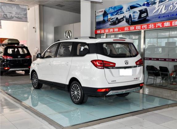 北汽威旺M50F 2017款 1.3T 标准型 外观   斜后