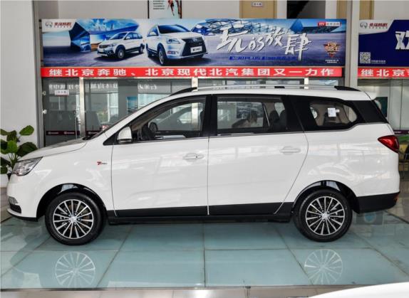 北汽威旺M50F 2017款 1.3T 标准型 外观   正侧