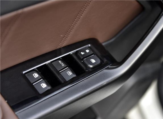 北汽威旺M50F 2017款 1.3T 舒适型 车厢座椅   门窗控制