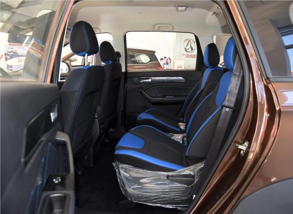 北汽威旺M60 2017款 1.5L 手动白银版 车厢座椅   后排空间
