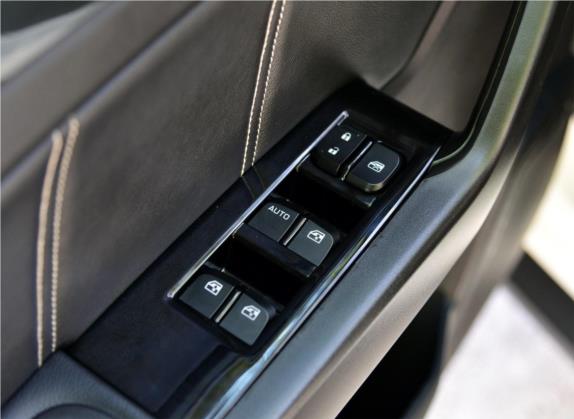 北汽威旺M60 2017款 1.5L 手动铂金版 车厢座椅   门窗控制