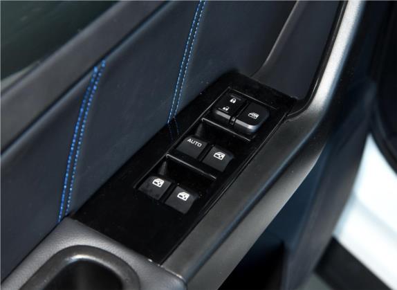 北汽威旺M60 2017款 1.5T CVT钻石版 车厢座椅   门窗控制