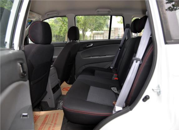 北汽007 2015款 2.0L 两驱舒适型 车厢座椅   后排空间