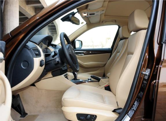 宝马X1 2012款 xDrive20i 豪华型 车厢座椅   前排空间