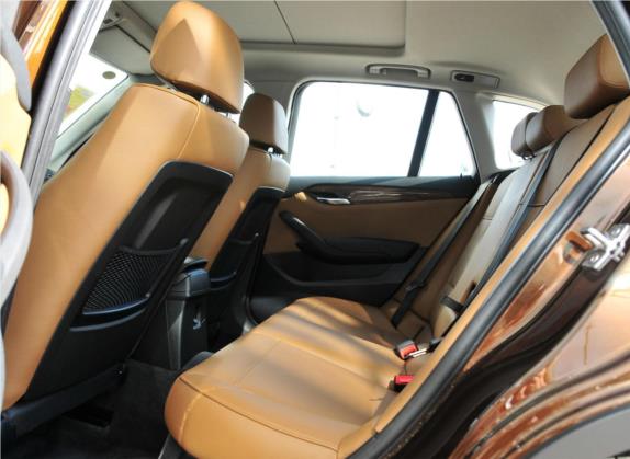 宝马X1 2012款 xDrive28i 豪华型 车厢座椅   后排空间