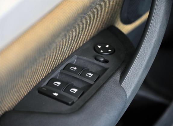宝马X1 2012款 sDrive18i 时尚型 车厢座椅   门窗控制