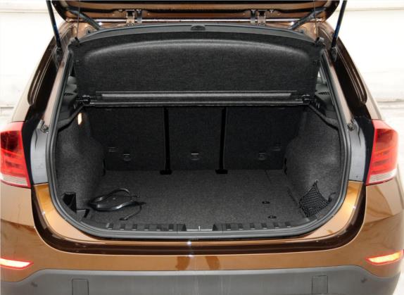 宝马X1 2013款 sDrive18i 手动型 车厢座椅   后备厢