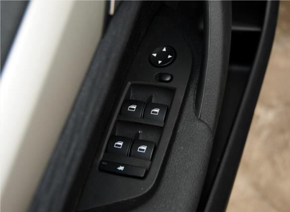 宝马X1 2013款 sDrive18i 手动型 车厢座椅   门窗控制