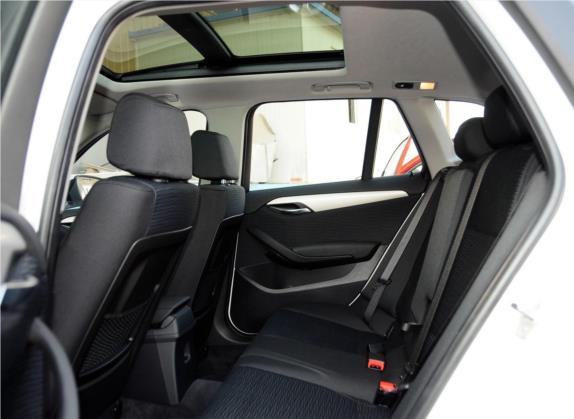 宝马X1 2013款 sDrive18i 时尚型 车厢座椅   后排空间
