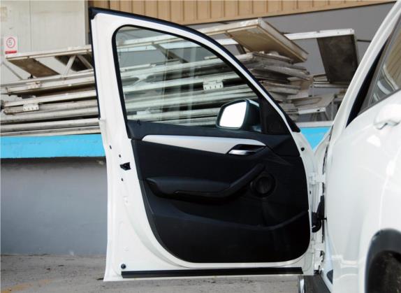 宝马X1 2013款 sDrive18i 时尚型 车厢座椅   前门板