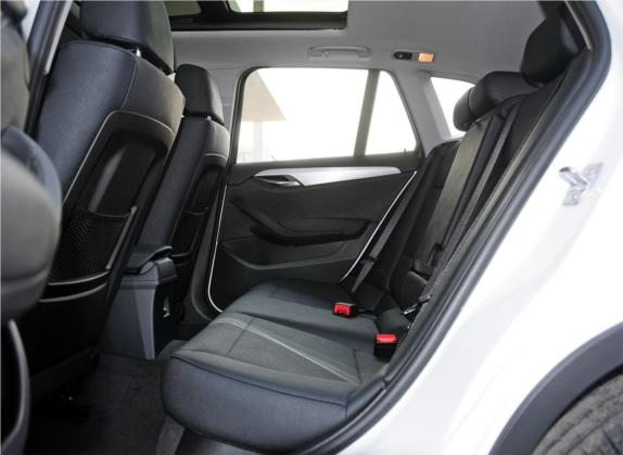 宝马X1 2013款 sDrive18i 领先型 车厢座椅   后排空间