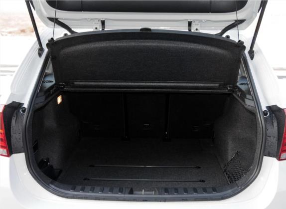 宝马X1 2013款 sDrive18i 领先型 车厢座椅   后备厢