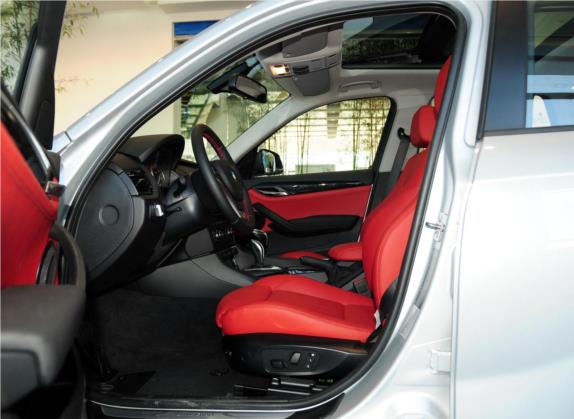 宝马X1 2013款 sDrive20i 运动设计套装 车厢座椅   前排空间