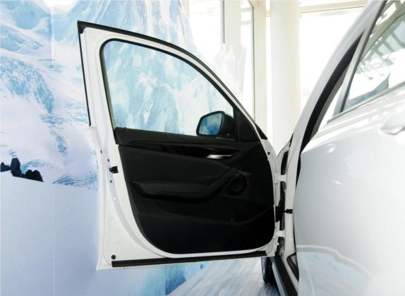 宝马X1 2013款 xDrive20i 探索版 车厢座椅   前门板