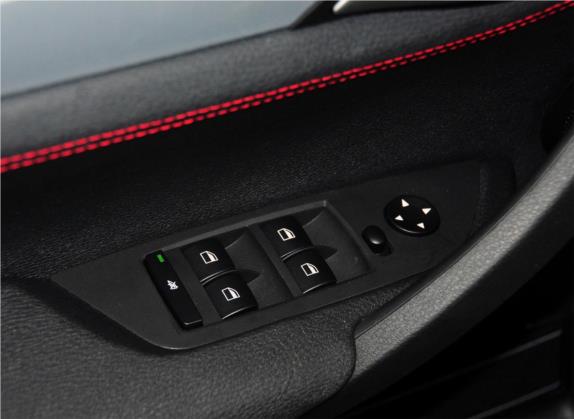 宝马X1 2014款 sDrive20i 运动设计套装 车厢座椅   门窗控制