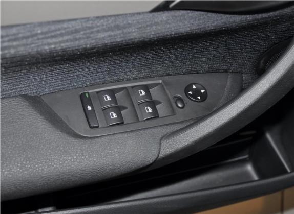 宝马X1 2014款 sDrive18i 手动型 车厢座椅   门窗控制