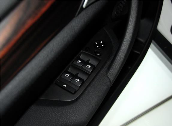 宝马X1 2014款 xDrive20i X设计套装 车厢座椅   门窗控制