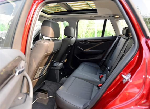 宝马X1 2014款 sDrive18i X设计套装 车厢座椅   后排空间