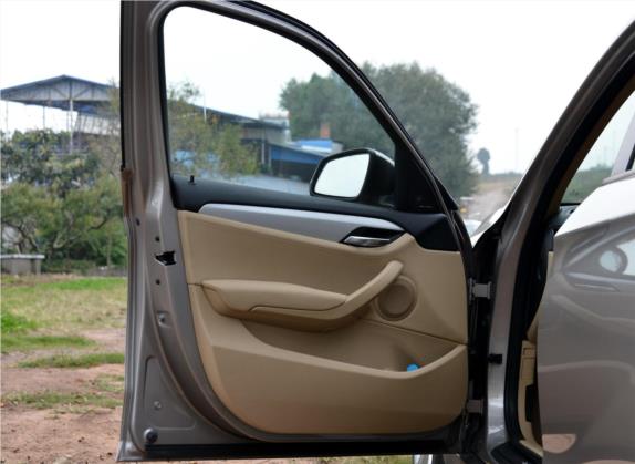 宝马X1 2015款 xDrive20i 时尚型 车厢座椅   前门板
