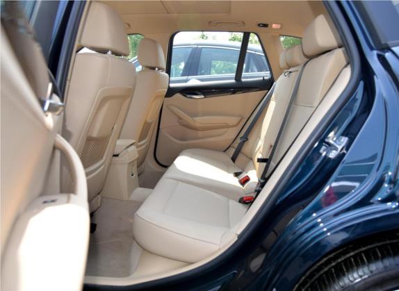 宝马X1 2015款 xDrive20i M运动限量型 车厢座椅   后排空间