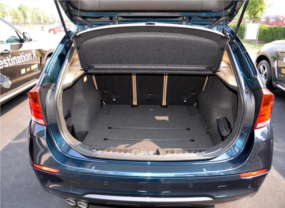 宝马X1 2015款 xDrive20i M运动限量型 车厢座椅   后备厢