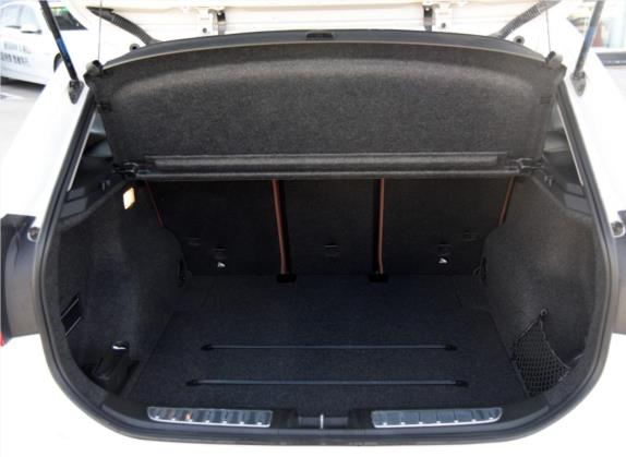宝马X1 2015款 xDrive20i X套装晋级版 车厢座椅   后备厢