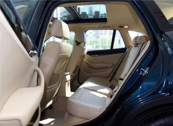 宝马X1 2015款 xDrive20i 时尚晋级版 车厢座椅   后排空间