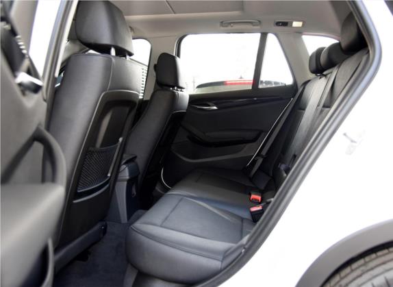 宝马X1 2015款 sDrive18i 领先晋级版 车厢座椅   后排空间