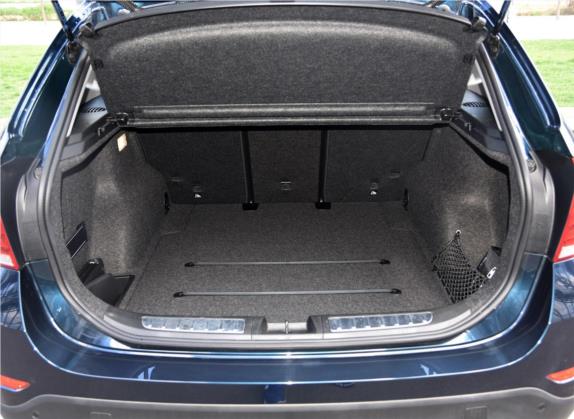 宝马X1 2015款 sDrive18i 时尚晋级版 车厢座椅   后备厢