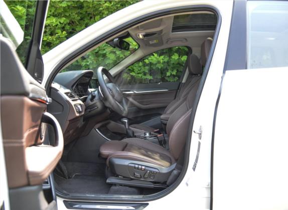 宝马X1 2016款 xDrive25Li 豪华型 车厢座椅   前排空间