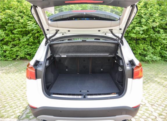 宝马X1 2016款 xDrive25Li 豪华型 车厢座椅   后备厢