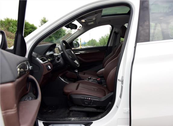 宝马X1 2016款 sDrive18Li 豪华型 车厢座椅   前排空间