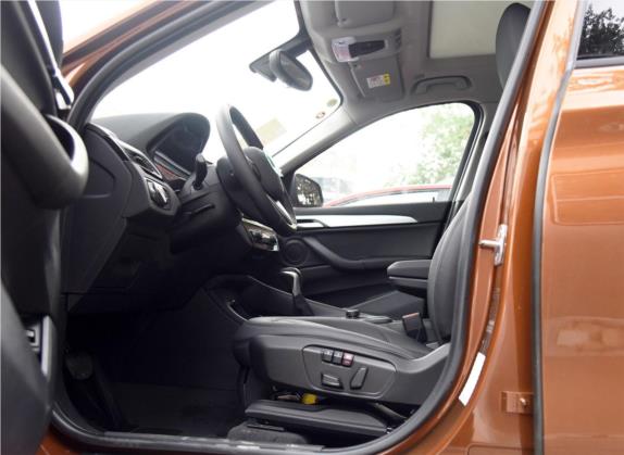 宝马X1 2016款 sDrive18Li 尊享型 车厢座椅   前排空间