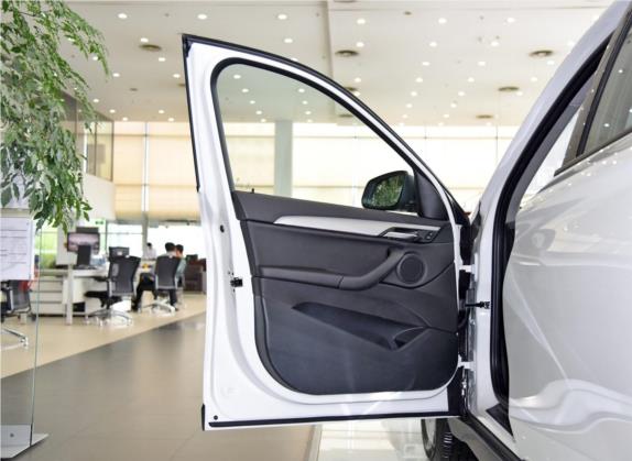 宝马X1 2016款 sDrive18Li 时尚型 车厢座椅   前门板