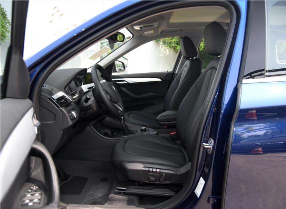 宝马X1 2018款 sDrive20Li 领先型 车厢座椅   前排空间