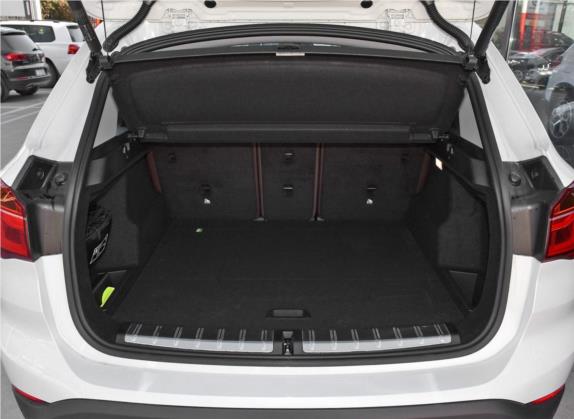 宝马X1 2019款 xDrive20Li 尊享型 车厢座椅   后备厢