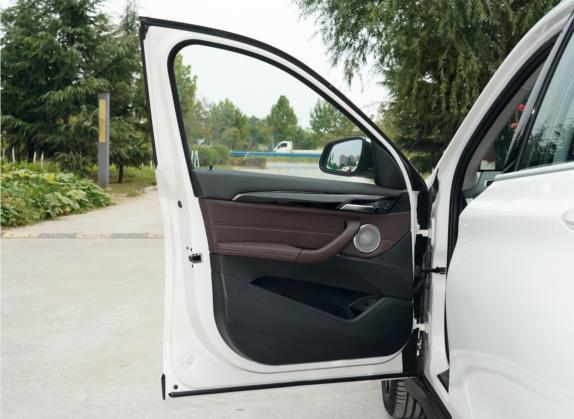 宝马X1 2021款 sDrive20Li 时尚型 车厢座椅   前门板
