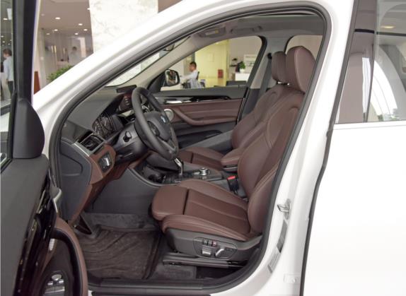 宝马X1 2021款 改款 sDrive20Li 时尚型 车厢座椅   前排空间